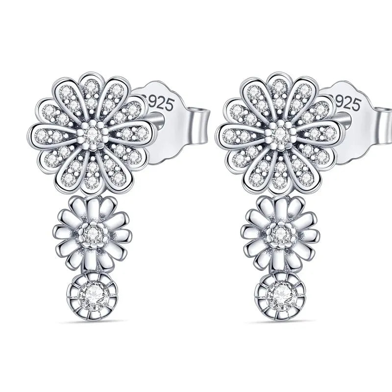 This product her Metals Type is silver 